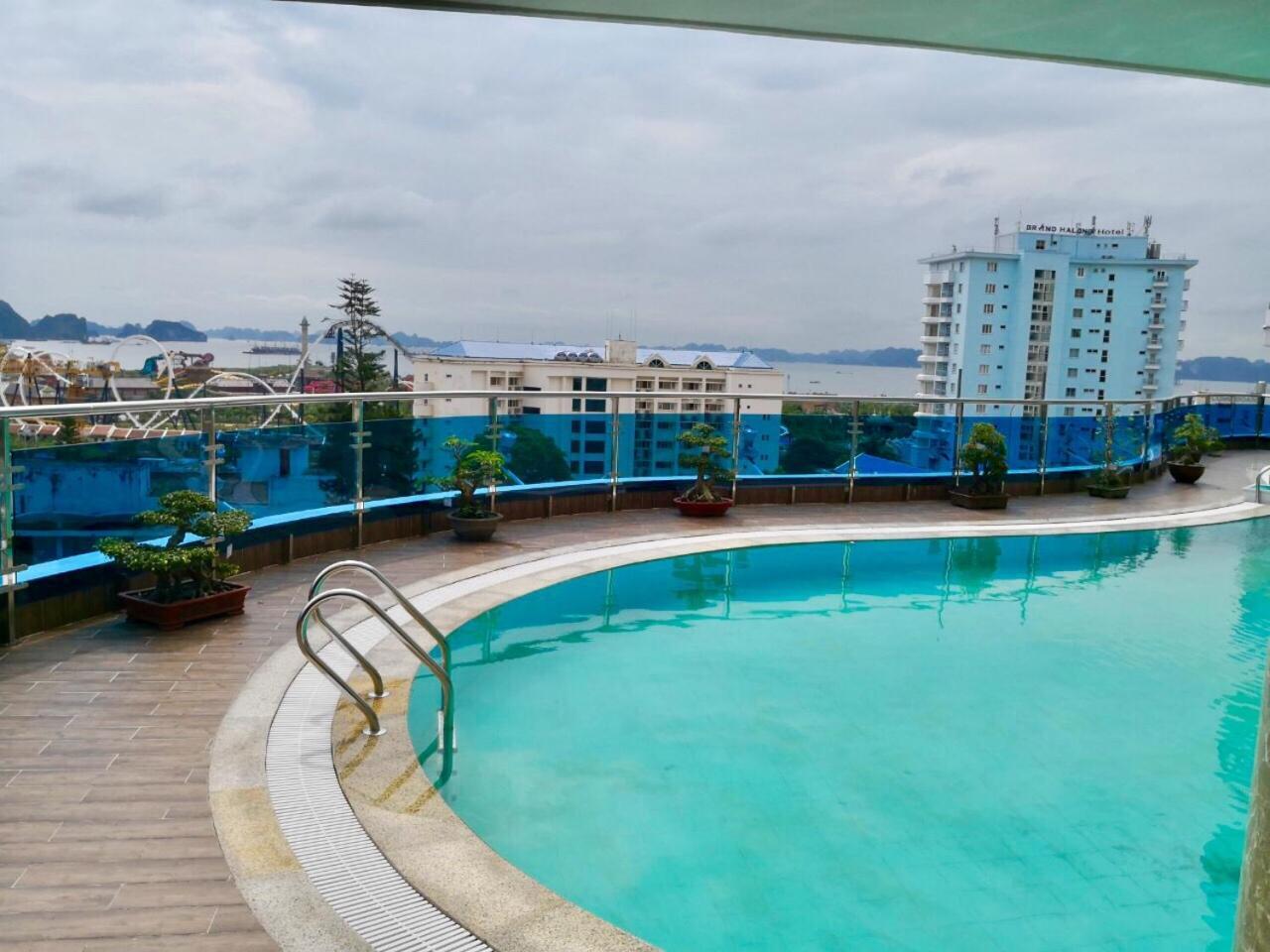 Relax Ha Long Hotel エクステリア 写真